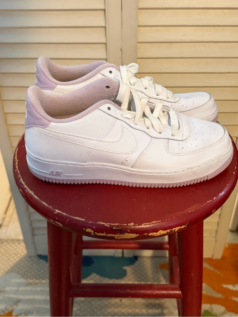 Nike' White Sneakers with Light Pink Accent - Low Top